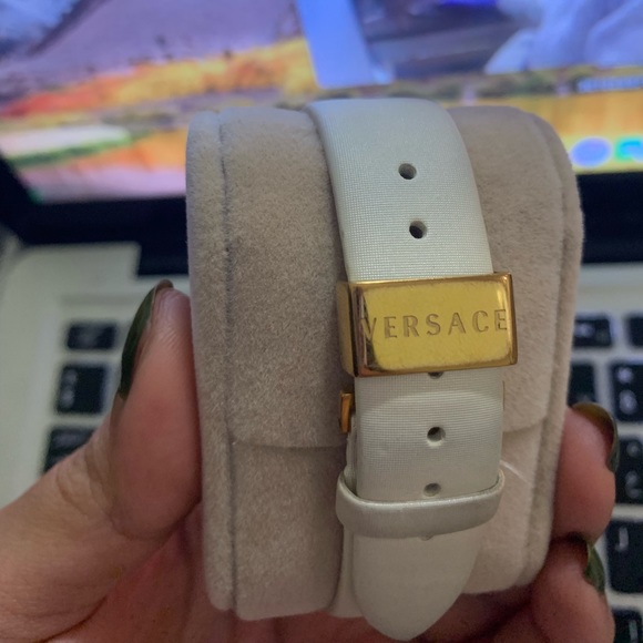Versace Watch - Picture 3 of 5